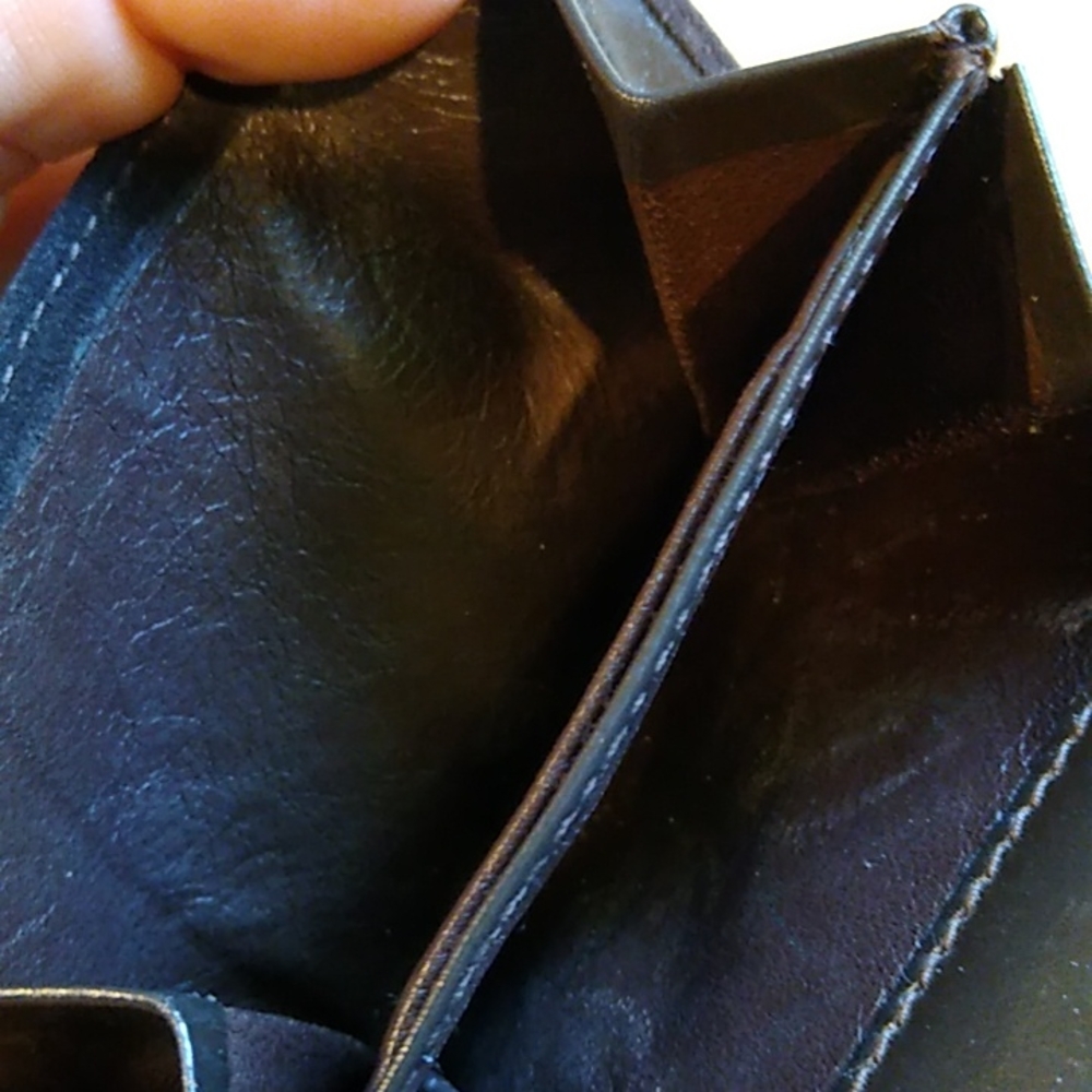Gucci Choco brown GG suede trifold wallet - Picture 8 of 10